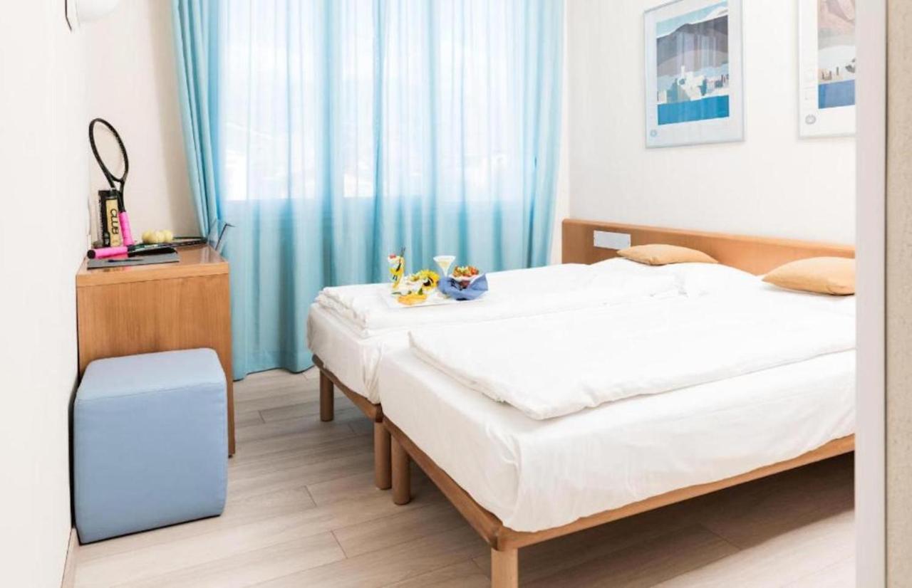 Club Hotel Olivi - Tennis Center Malcesine Bagian luar foto