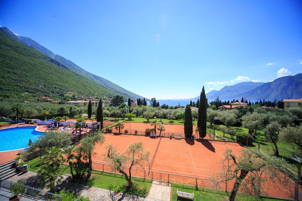 Club Hotel Olivi - Tennis Center Malcesine Bagian luar foto