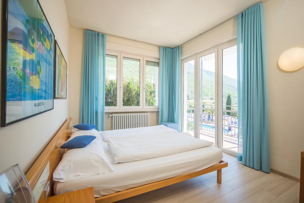 Club Hotel Olivi - Tennis Center Malcesine Bagian luar foto