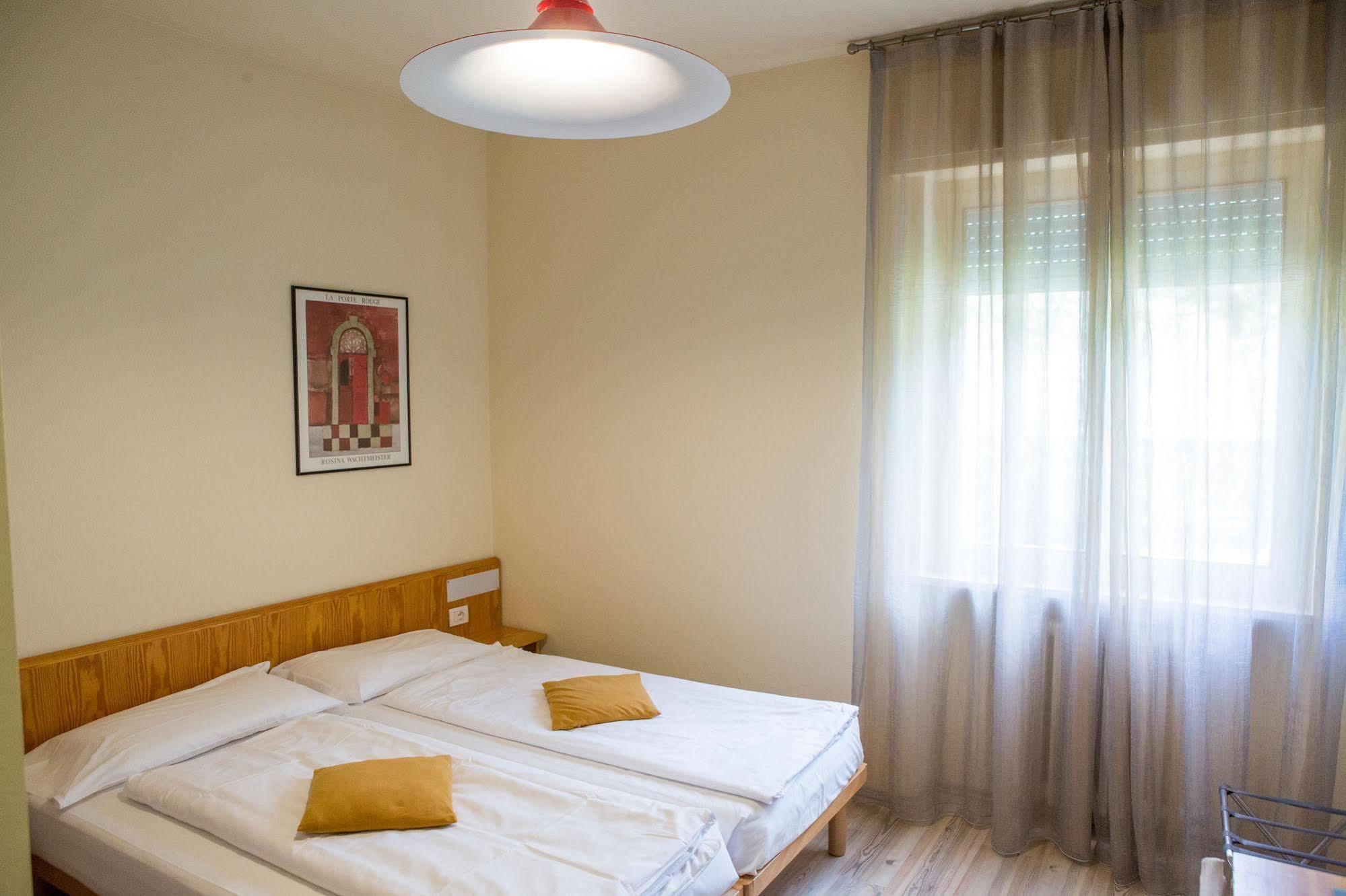 Club Hotel Olivi - Tennis Center Malcesine Bagian luar foto